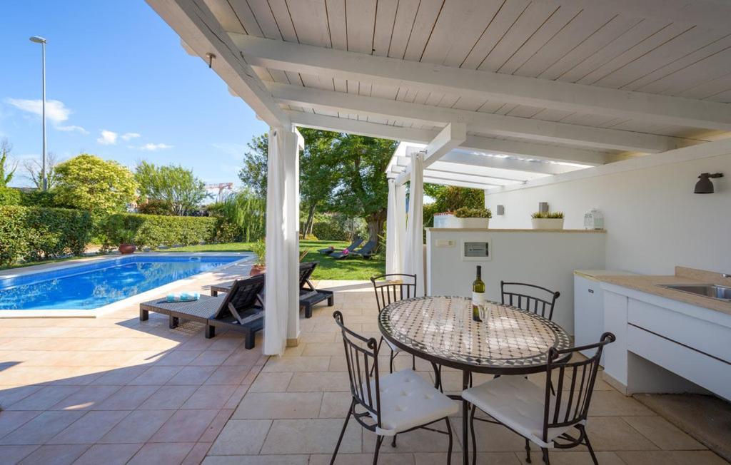 Villa Vigneri Novigrad  Екстер'єр фото